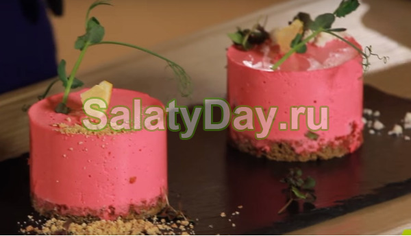 Порционный салат под шубой-суфле: рецепт для блендера
