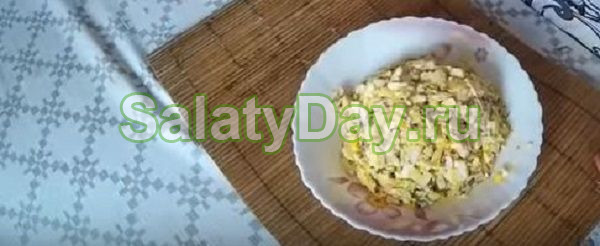 Салат с кальмаром и свежим огурцом