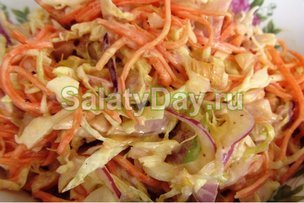 Салат с жареной картошкой соломкой