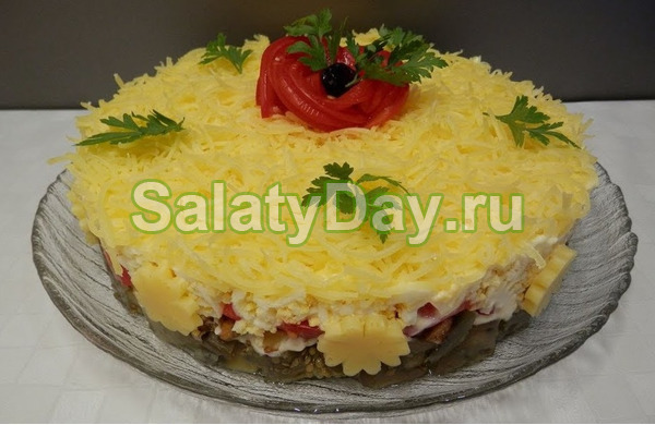 Вкусный салат с курицей &laquo;Эдам&raquo;
