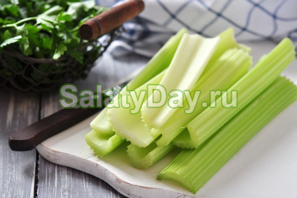 Салат с сельдереем