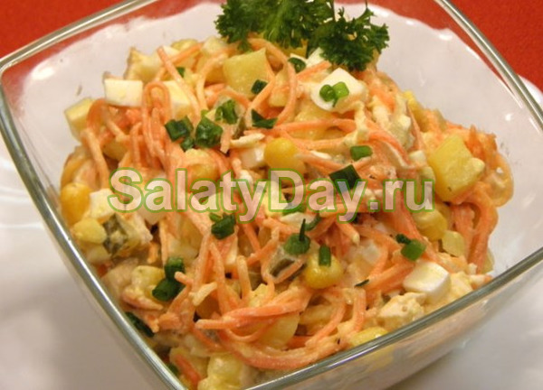 Салат с куриной грудкой и корейской морковкой “Карусель”
