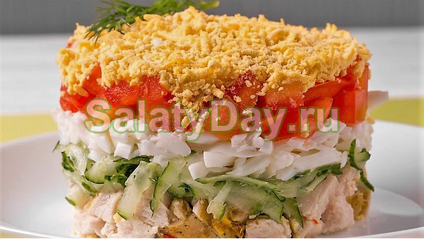 Слоенный салат с куриной грудкой