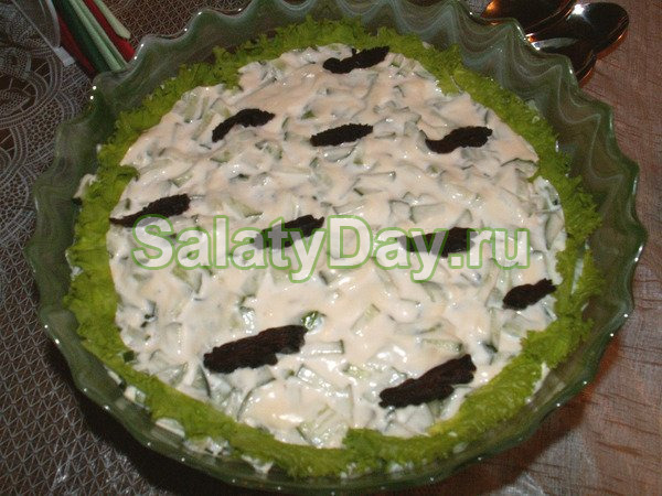 С огурцами
