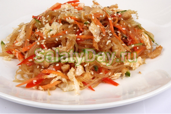 Салат из фунчозы с овощами «Курочкино счастье»