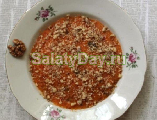 Салат с орехами и тыквой
