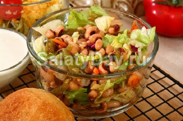 Пикантный салат с овощами