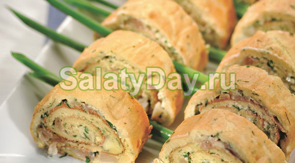 Яичный рулет с копченой сельдью