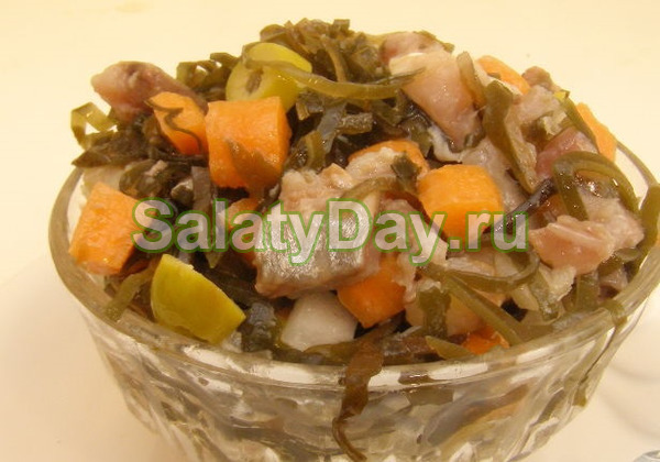 Салат с морской капустой и сельдью