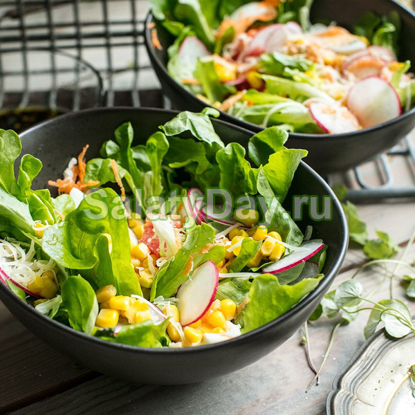 Овощной салат с кукурузой