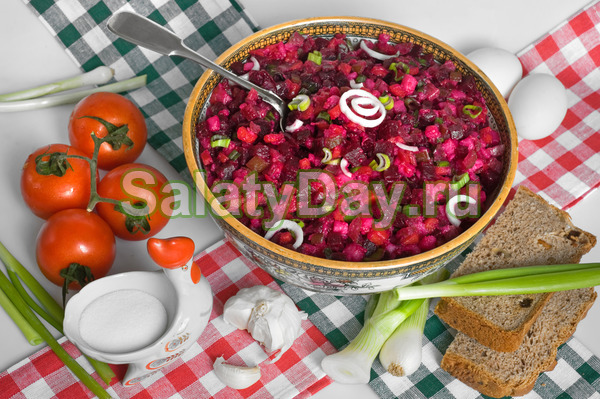 Винегрет с квашеной капустой и соусом «vinaigre»