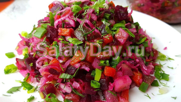 Винегрет с квашеной капустой и луковой зажаркой