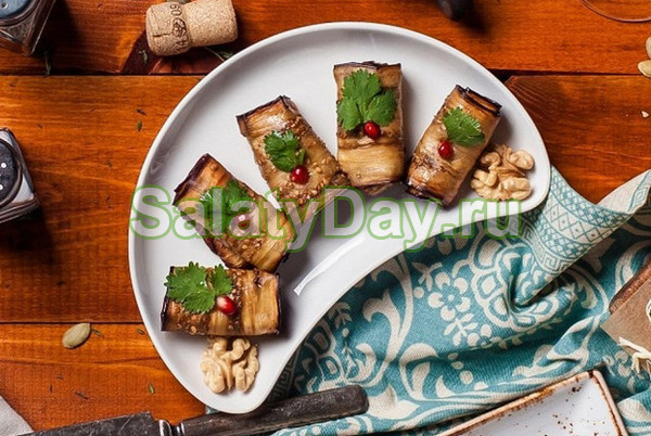 Грузинские баклажанные рулетики с луком и зеленью