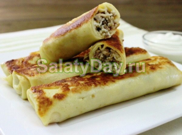 Блины с мясом на пару в мультиварке