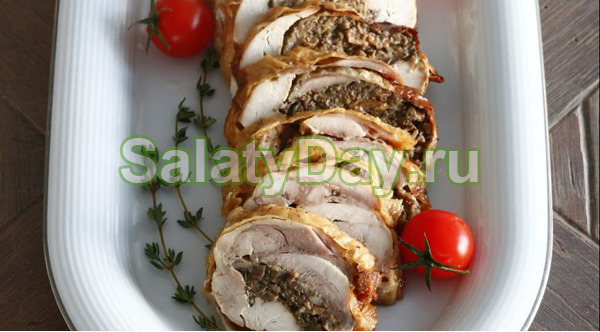 Пикантный рулет с маринованными шампиньонами