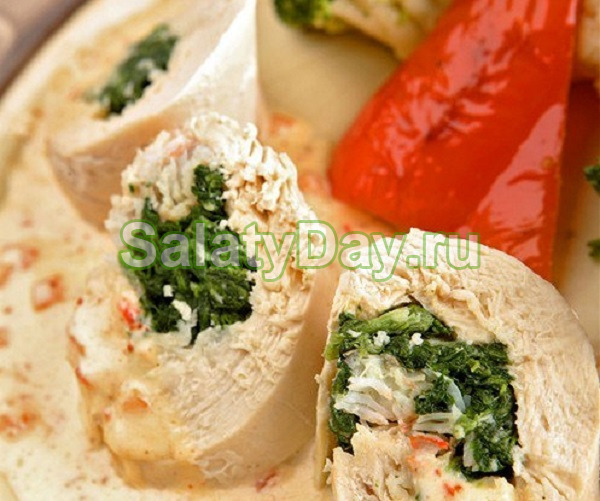 Куриный рулет с крабами и шпинатом
