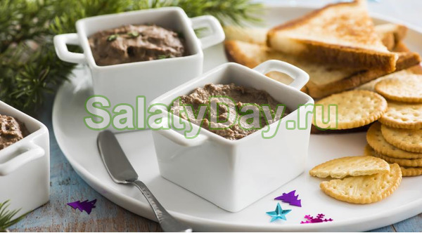 Сливочный паштет с сыром и зеленым луком