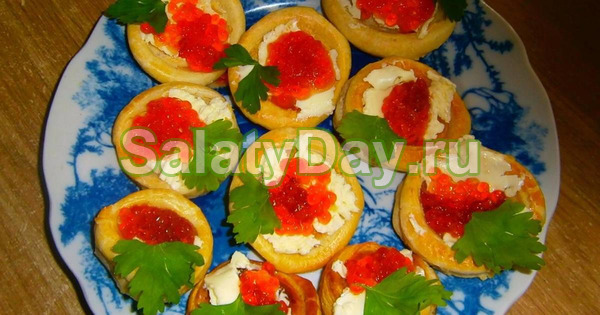 Волованы с красной икрой и авокадо