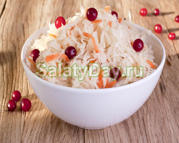 Капуста квашеная с клюквой