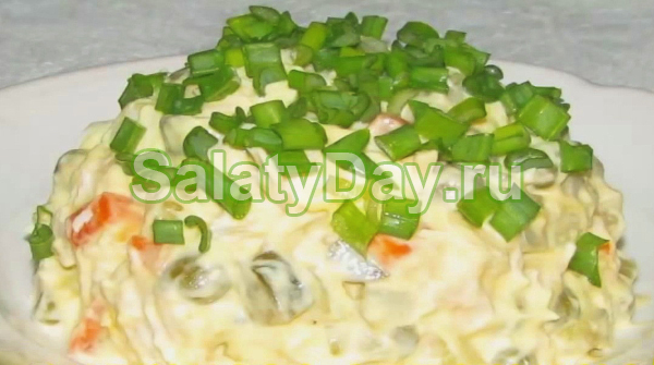 Салат с горошком из курицы
