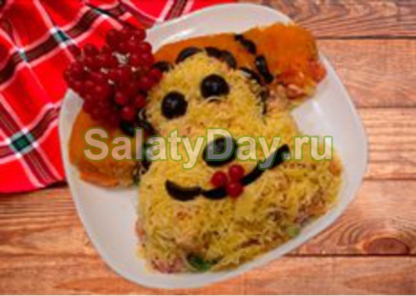 Салат "Обезьянка" с сухариками