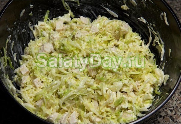 Салат с курицей и капустой