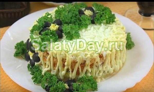 Вкусный салат с красной рыбой