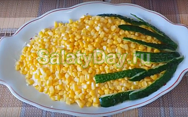 Салат с кукурузой и курицей