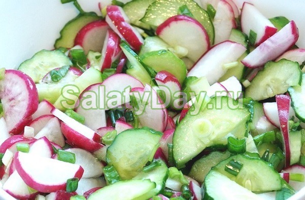 Салат из редиса с огурцами