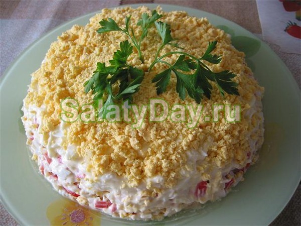 Салат слоеный с грибами и куриным филе