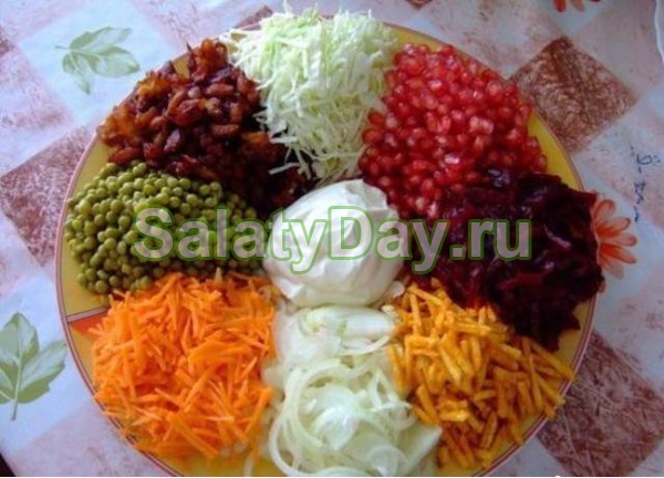 Салат &ndash; радуга с гранатом