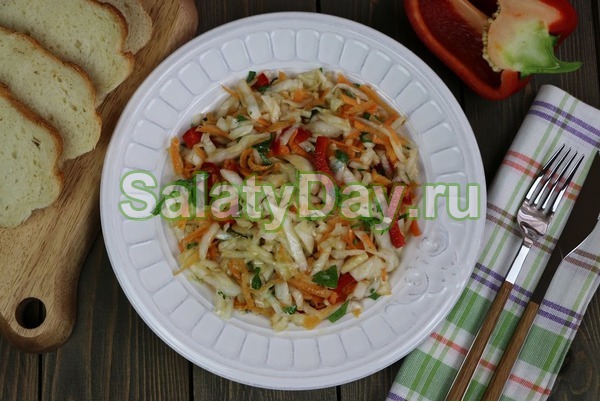 Салат из свежей капусты с изюминкой