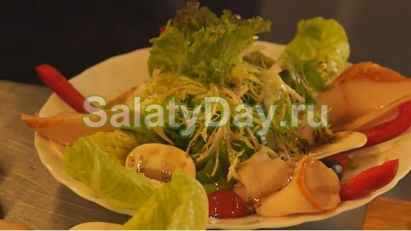 Салат с куриной грудкой