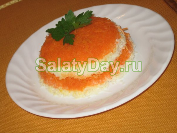 Сырный салат с яйцами – плавленые сырки, морковь и яйца
