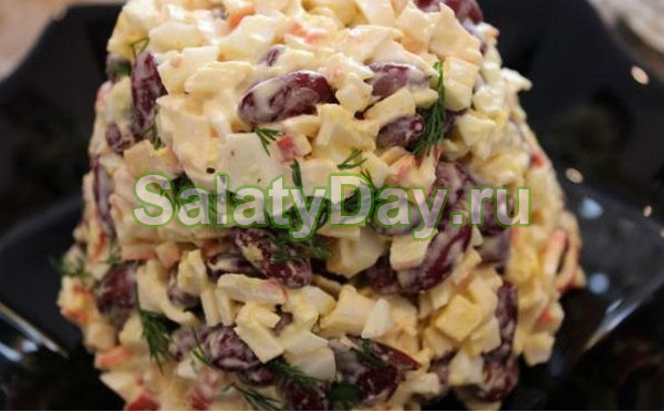 Салат с крабовыми палочками и консервированной фасолью