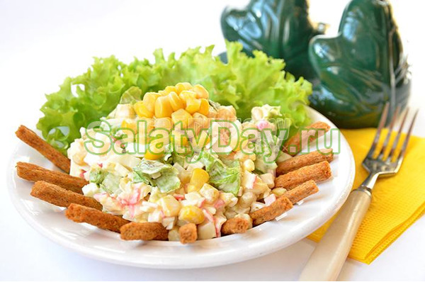 Крабовый салат с сухариками