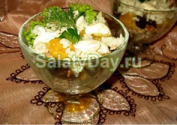 Салат «Чёрная курица»