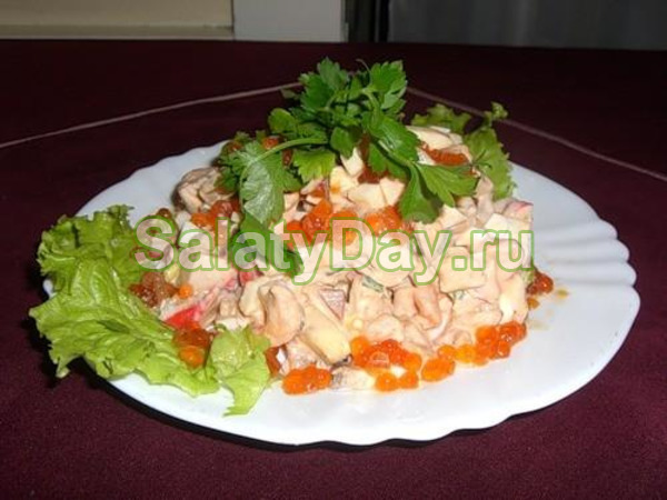 Салат "Царский" с креветками и красной икрой