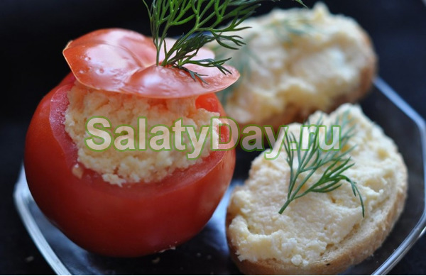 Салат с сыром и чесноком