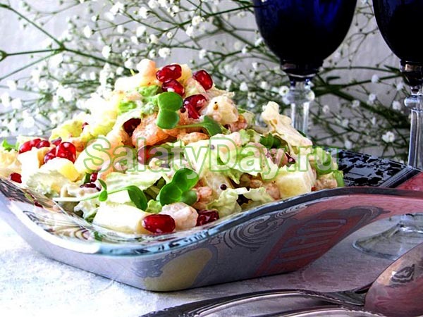 Салат с пекинской капустой и креветками