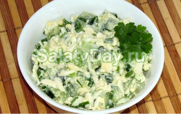 Салат из огурцов и яиц