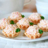 Тарталетки с крабовыми палочками