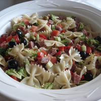 Салат с макаронами