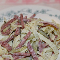 Салат с яичными блинчиками