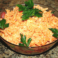 Салат из моркови с чесноком