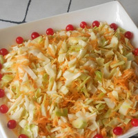 Салат витаминный из капусты и моркови